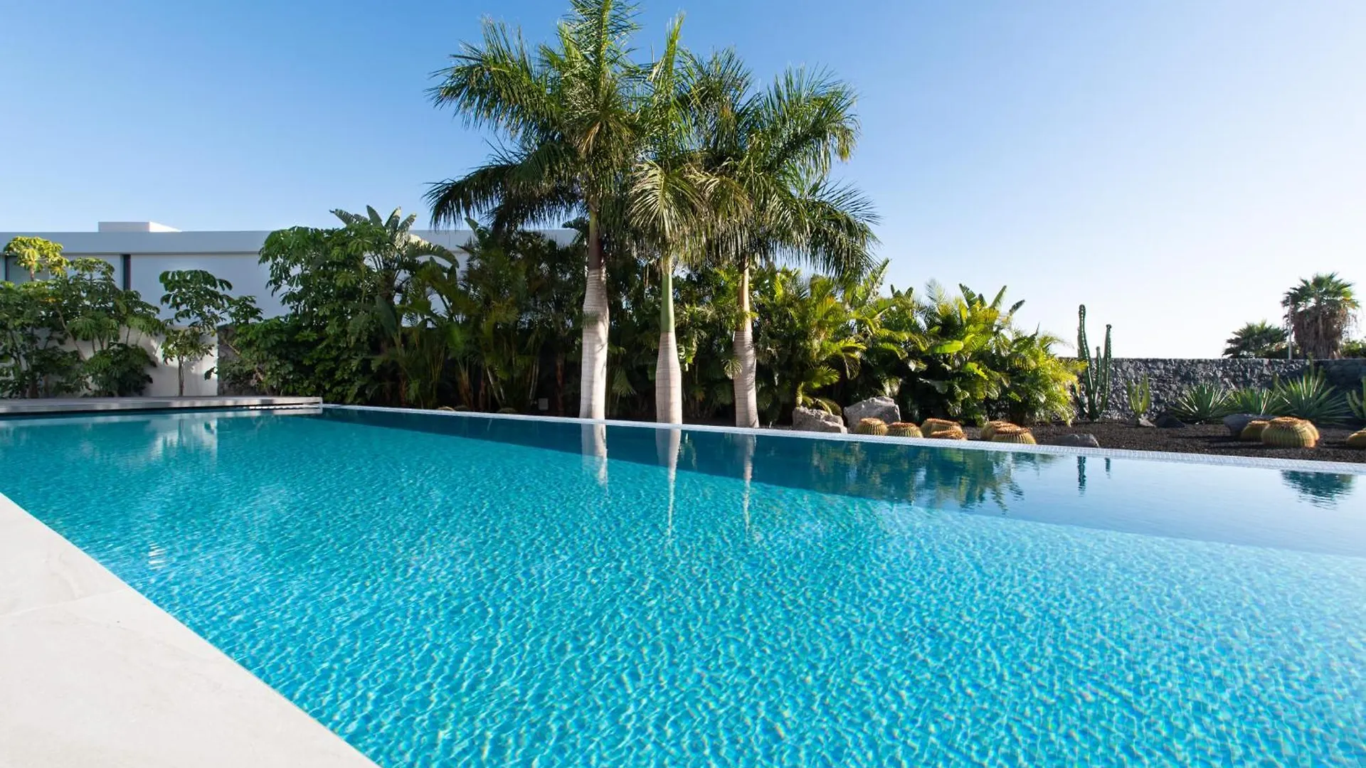 Suncanarias Villa Macaronesia Costa Adeje